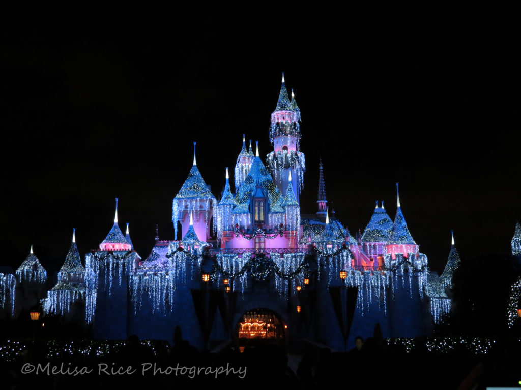 What Time of Year is Best to Visit Disneyland. www.lifeinmouseyears.com #lifeinmouseyears #disneyland #besttimetovisitdisneyland #disneyparks #disneyfun