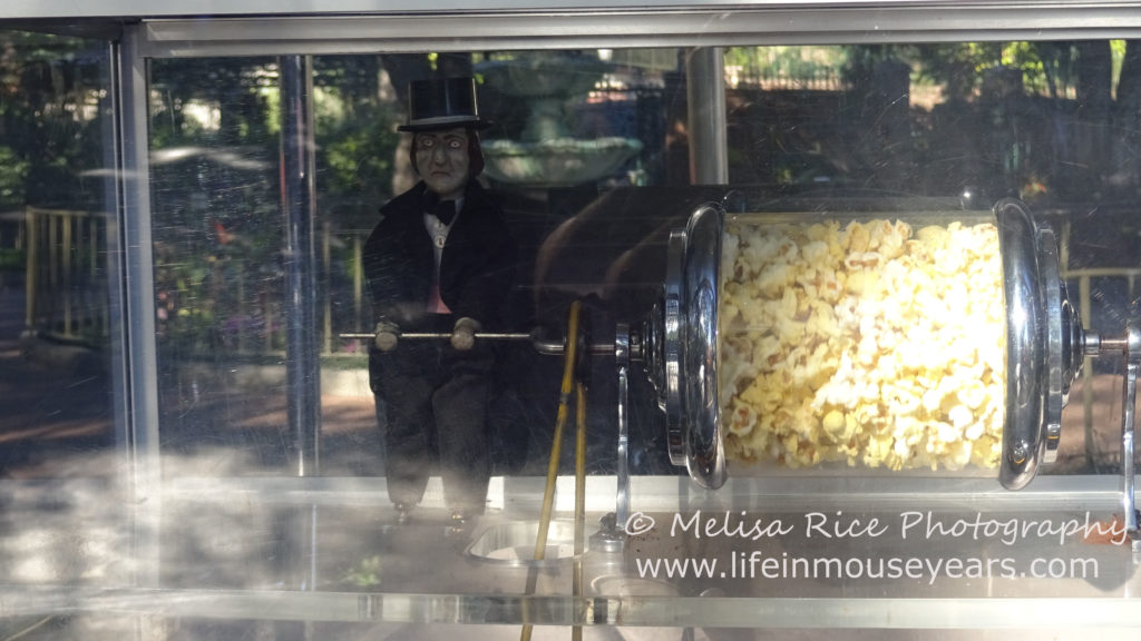 Disneyland food bucket list. Popcorn cart.