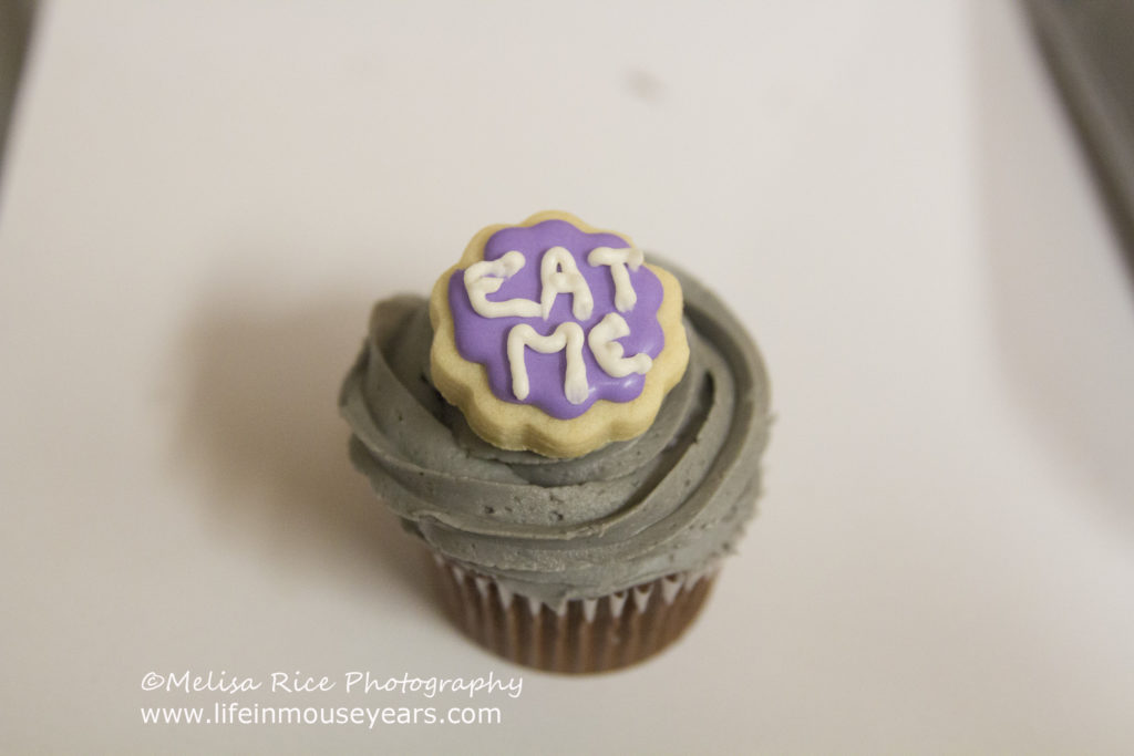 Alice in Wonderland cupcakes. DIY Disney