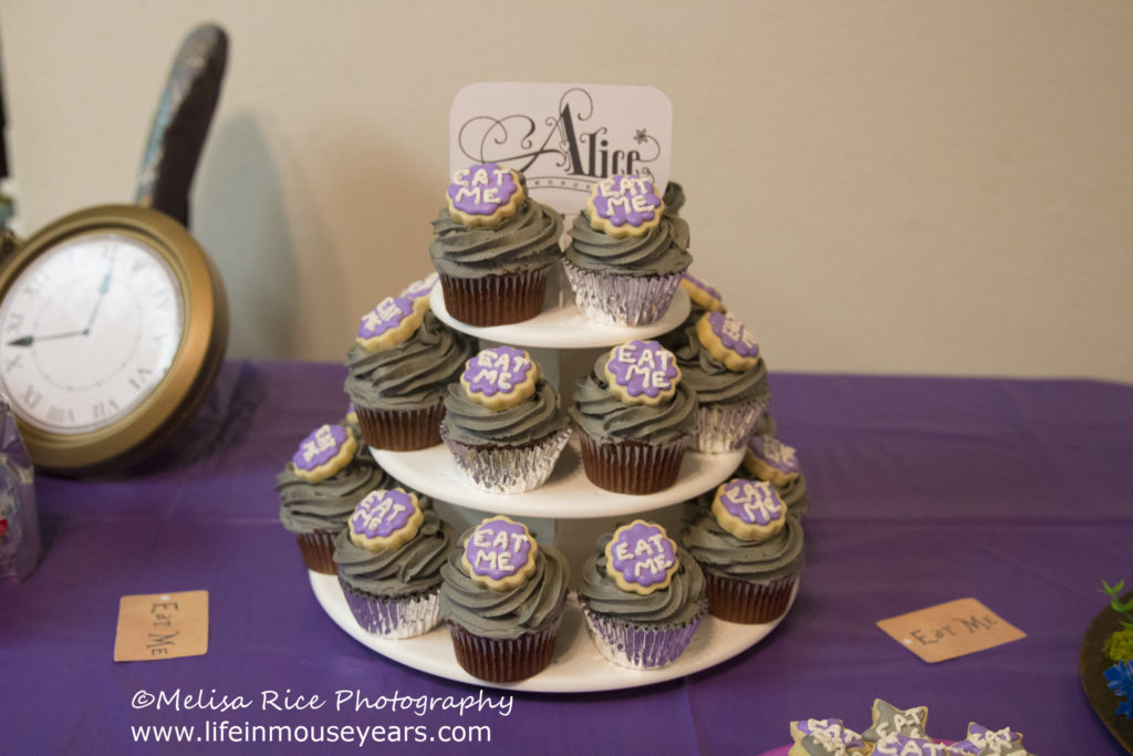 Alice in Wonderland cupcakes. DIY Disney.