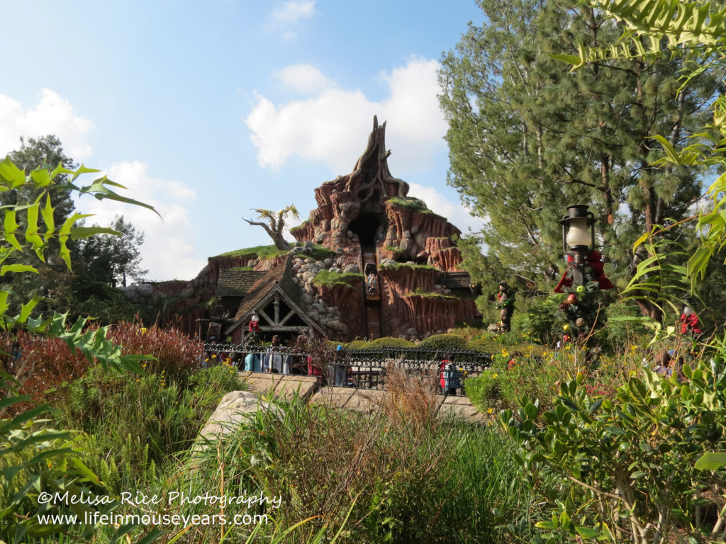 Top 10 Attractions for Adults at Disneyland. Splash Mountain.