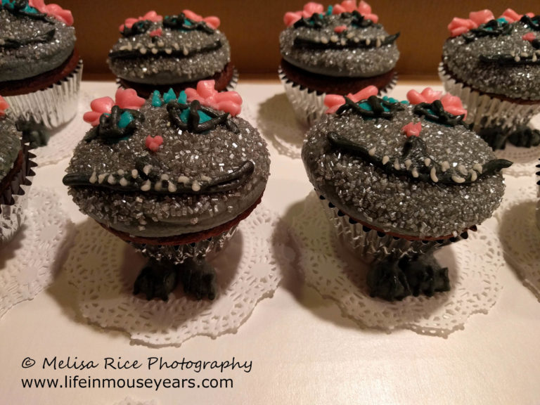 Alice in Wonderland Cheshire Cat Cupcakes | Life in Mouse Years