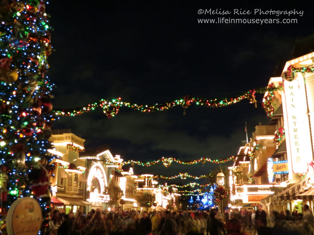 Holiday Time at Disneyland. Life in Mouse Years. #disneyland #california #travel #disney #mainstreetusa #holiday