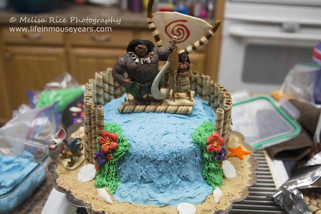 Moana Cake Gumpaste Pieces. Life in Mouse Years. #cake #yummy #homemade #moana #yum #disney