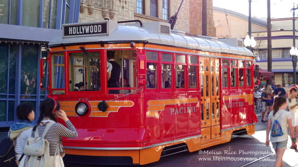 How to Walk Less at the Disneyland Resort. www.lifeinmouseyears.com #disneyland #disneyparks #walklessatdisney #california #disneylandresort #lifeinmouseyears