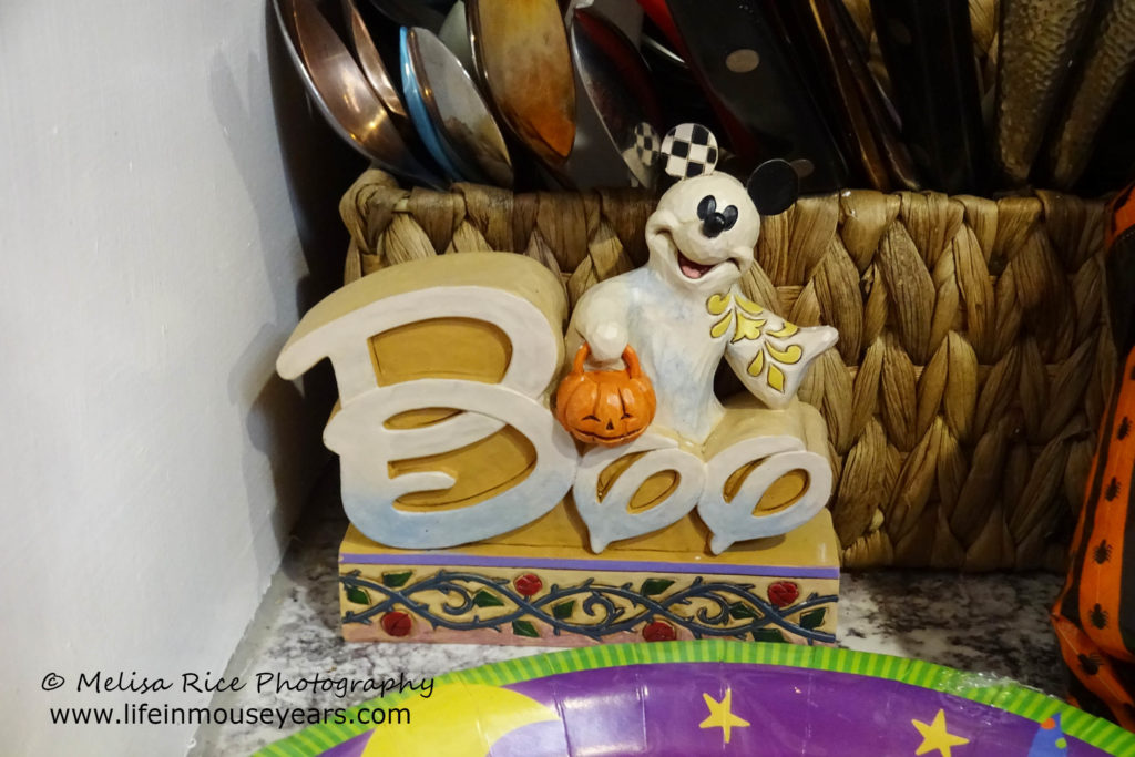 How to Celebrate Fall Disney Style. www.lifeinmouseyears.com #lifeinmouseyears #disney #disneyfoods #party #disneyparty #disneytheme #celebrate 