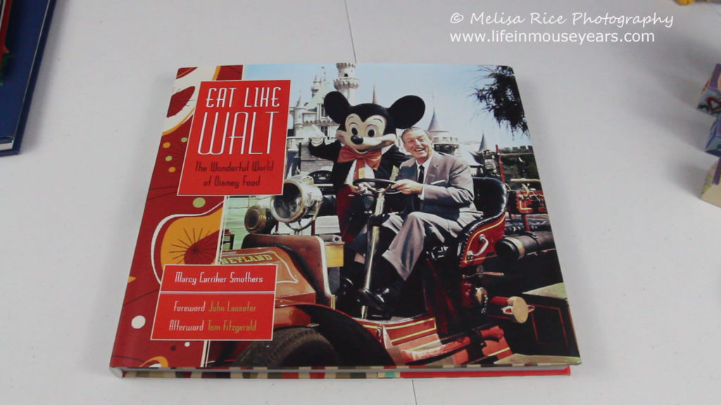 Best Disney Holiday Gift Ideas www.lifeinmouseyears.com #lifeinmouseyears #holidaygiftideas #disneygifts #disneyholidays 