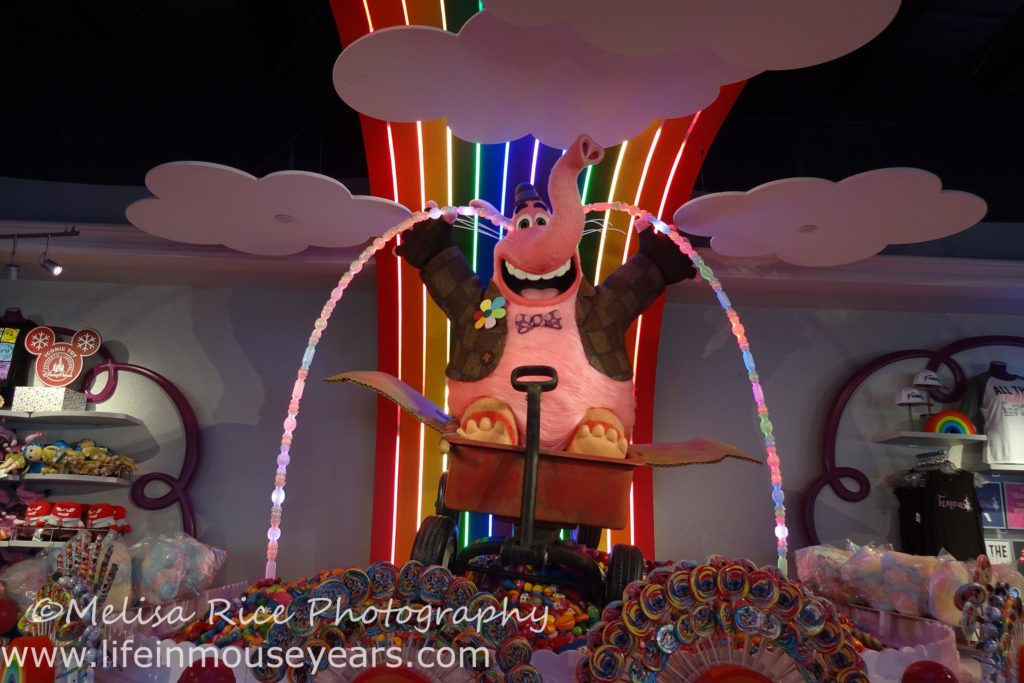 Exploring Pixar Pier www.lifeinmouseyears.com #lifeinmouseyears #pixarpier #californiaadventure #bingbong #sweetstuff #yummy