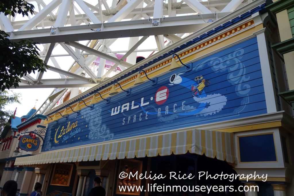 Exploring Pixar Pier www.lifeinmouseyears.com #lifeinmouseyears #pixarpier #californiaadventure #games #fun #laluna #walle 