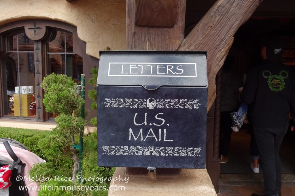 www.lifeinmouseyears.com #lifeinmouseyears #mailboxes #disneyland #Fantasyland