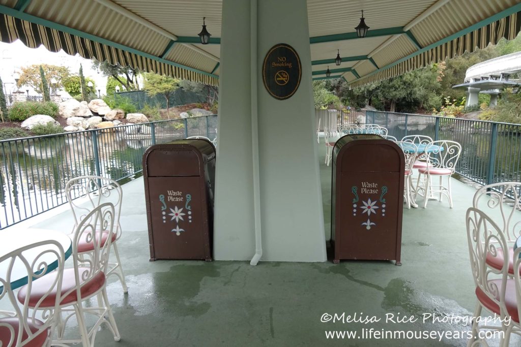 Disneyland Trash Can Designs www.lifeinmouseyears.com #lifeinmouseyears #disneytrashcans #disneydetails #disneyparks #disneylaresort