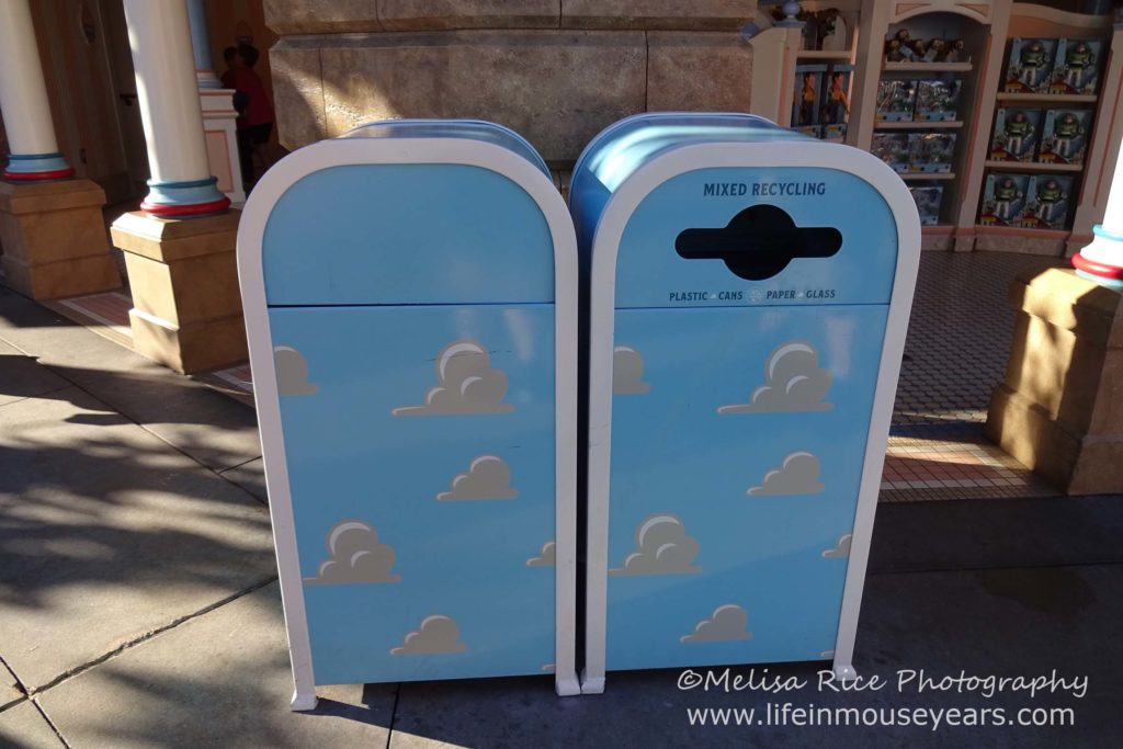 Disneyland Trash Can Designs www.lifeinmouseyears.com #lifeinmouseyears #disneytrashcans #disneydetails #disneyparks #disneylaresort