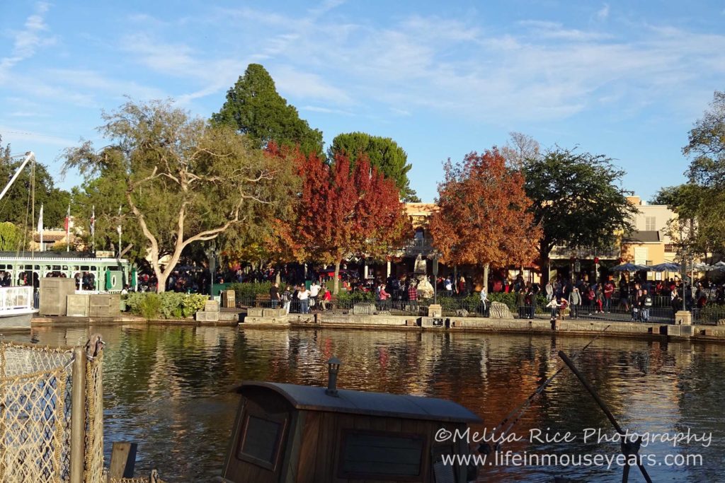 Touring Tom Sawyer Island www.lifeinmouseyears.com #lifeinmouseyears #disneyland #tomsawyerisland #marktwain 