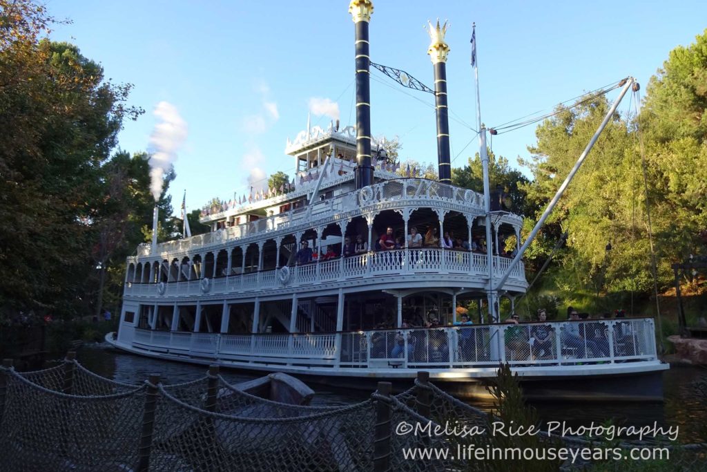 Touring Tom Sawyer Island www.lifeinmouseyears.com #lifeinmouseyears #disneyland #tomsawyerisland #marktwain 