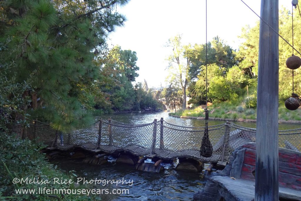 Touring Tom Sawyer Island www.lifeinmouseyears.com #lifeinmouseyears #disneyland #tomsawyerisland #marktwain 