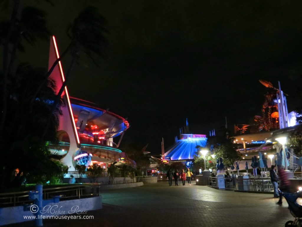 Discovering Disneyland's History at Disneyland www.lifeinmouseyears.com #lifeinmouseyears #disneyland #tomorrowland #disneyattractions #disneylandhistory 