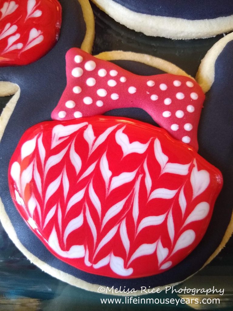 www.lifeinmouseyears.com #lifeinmouseyears #disney #disneyfoods #mickeycookies